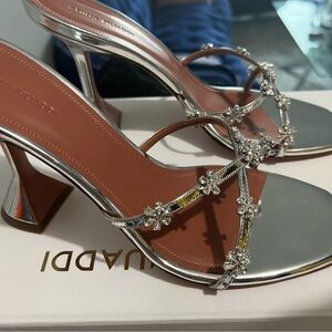 9️⃣5️⃣0️⃣Amina Muaddi Metallic Silver Mules - Size 39 (NEW)